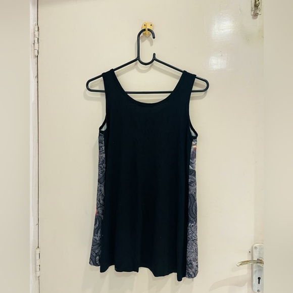 Black very beautiful top - Picture 7 of 7